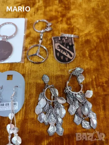 Продавам бижута и ключодържател., снимка 3 - Бижутерийни комплекти - 49727739