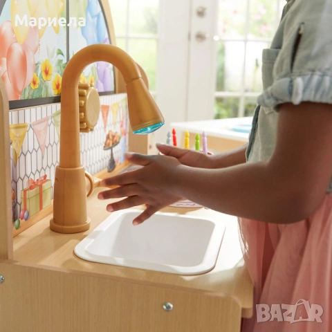 KidKraft Дървена кухня за игра със светлини и звуци, снимка 8 - Образователни игри - 53859750