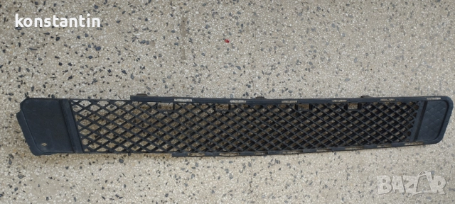 ДОЛНА РЕШЕТКА ОТ ПРЕДНА БРОНЯ МЕРЦЕДЕС С W204, снимка 3 - Части - 51498186