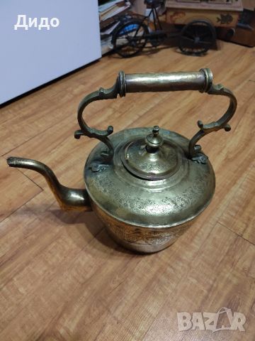 Огромен ретро чайник., снимка 1 - Антикварни и старинни предмети - 45998234