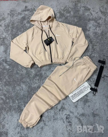 дамски екипи Nike , снимка 2 - Спортни екипи - 50901657
