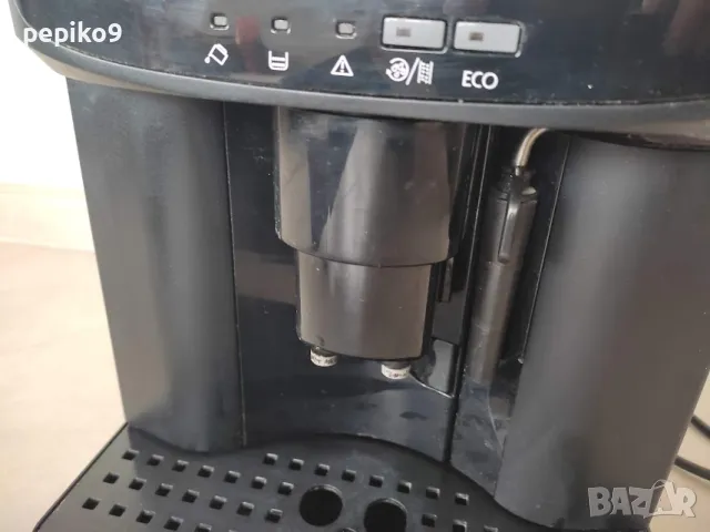 Продавам Употребявана кафемашина робот пълен автомат DELONGHI KAFE KORTINA BLACK, снимка 2 - Кафемашини - 49409268