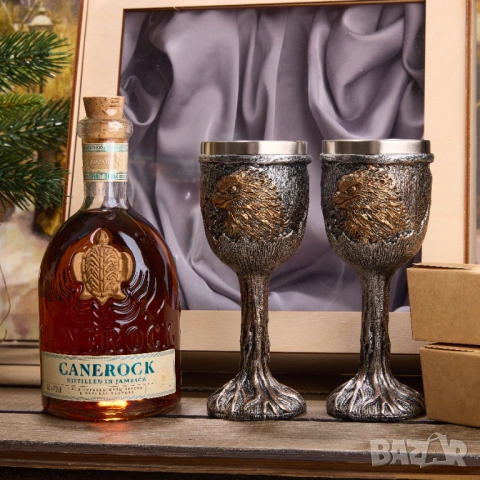 Чаша с релефно изображение на орел