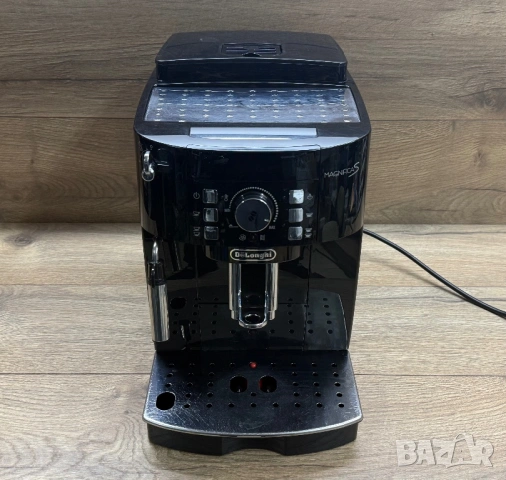 Продавам Кафемашина Delonghi MagnificaS Type:ECAM 22.110.B