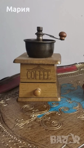 Ретро ръчна кафемелачка , снимка 2 - Антикварни и старинни предмети - 52653890