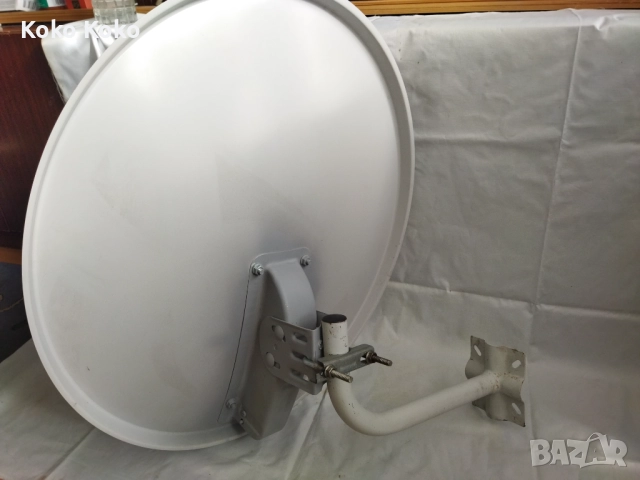 Чисто нова Сателитна чиния + конвертор, снимка 2 - Приемници и антени - 51431668