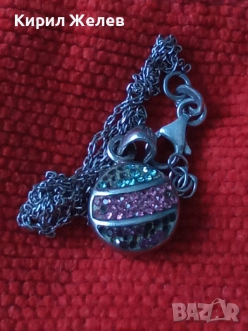 ЕМАЙЛИРАНО СТАРО СРЕБЪРНО МЕДАЛЬОНЧЕ с ЦВЕТНИ КРИСТАЛЧЕТА и НЕЖНА СРЕБЪРНА ВЕРИЖКА СРЕБРО 925 40548, снимка 9 - Колиета, медальони, синджири - 50335209