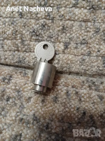 ЗАКАЧАЛКА ЗА ТЕЛЕФОН С  ШАЙБА  -  Ретро