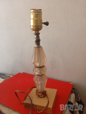Винтидж настолна лампа 