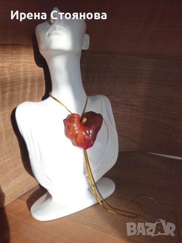 Колие с естествен цвят на Антуриум 