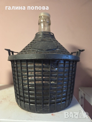 Продавам стъклени дамаджани с кош, снимка 2 - Буркани, бутилки и капачки - 53512299