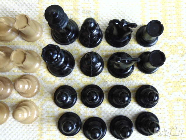 Бакелитови фигури за шах, снимка 5 - Шах и табла - 52971347