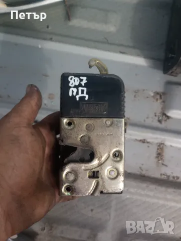 Предна дясна брава Пежо 807 ситроен ц8 ланчия федра , снимка 2 - Части - 50156491