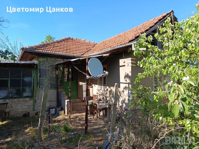 Продавам къща в с.Каранци, община Полски Тръмбеш, снимка 4 - Къщи - 45218043