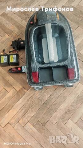 лодка за захранка HJ817