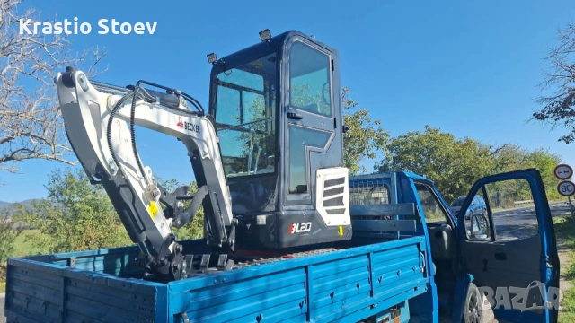  Мини багер BEKER и самосвал