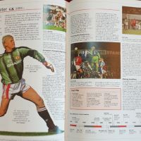 Официална, илюстрирана история на Манчестър Юнайтед /Manchester United Illustrated Encyclopedia, снимка 7 - Енциклопедии, справочници - 46216579