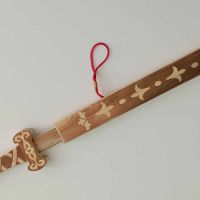 Детски дървен меч с ножница , Детска играчка рицарски дървен меч, снимка 2 - Други - 45318660