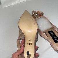 Бежови обувки на ток остри с дантела долче dolce and Gabbana d&g, снимка 7 - Дамски обувки на ток - 45782969