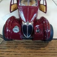 Макет на Bugatti , снимка 1 - Колекции - 45251973