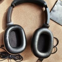 AKG N700 NCM2 Bluetooth Wireless Adaptive Noise Cancelling Headphones / HiFi слушалки , снимка 4 - Bluetooth слушалки - 45435051