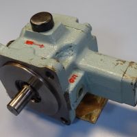 Хидравлична пластинчата помпа NACHI VDR-1B-1A2-21 variable vane pump 30L/min, снимка 3 - Резервни части за машини - 45239484