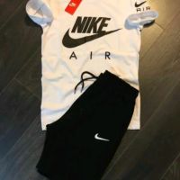 Мъжки екипи  Nike, снимка 1 - Спортни дрехи, екипи - 45957324