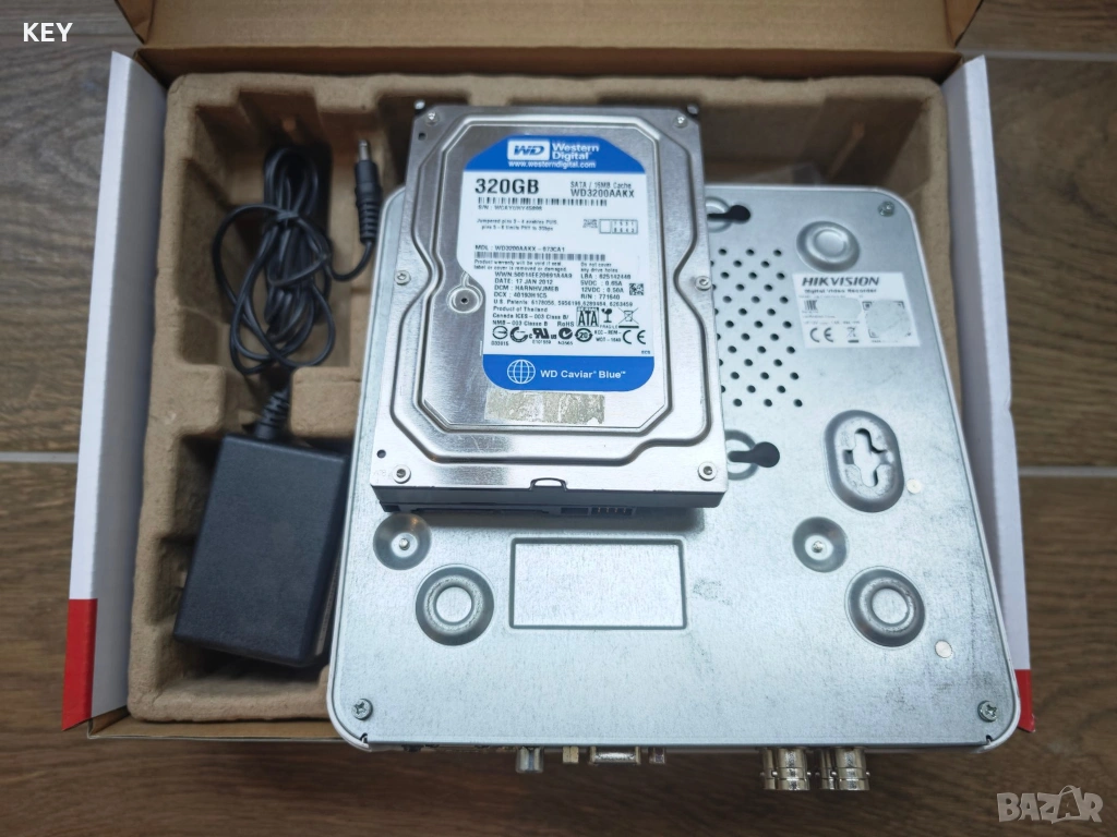 DVR Hikvision 4 канала 320gb HDD 1080p DS-7104HGHI-SH , снимка 1