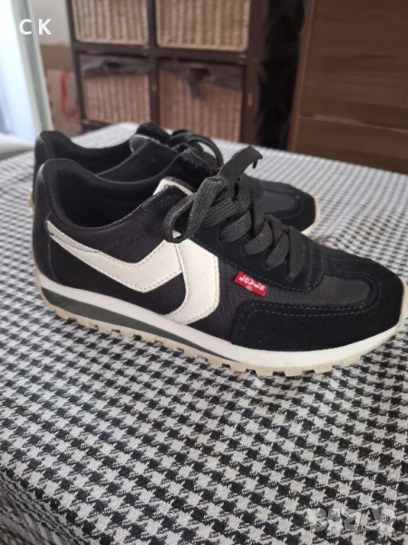 Дамски маратонки Levi's , снимка 1