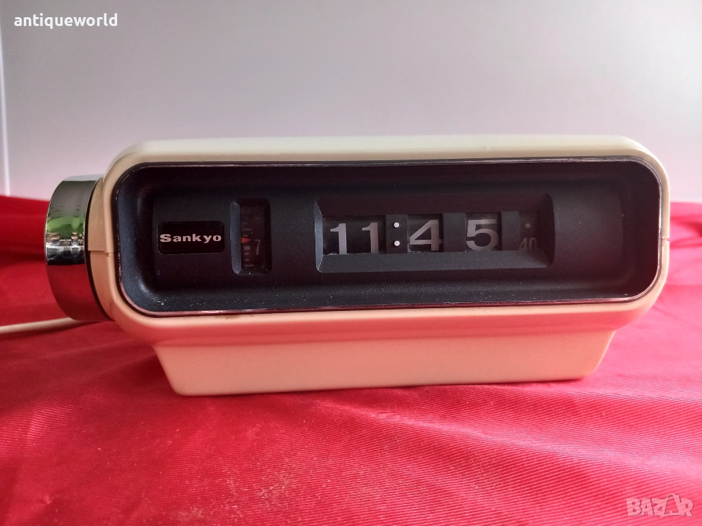 Sanyo Флип Часовник , Будилник 1970те, снимка 1