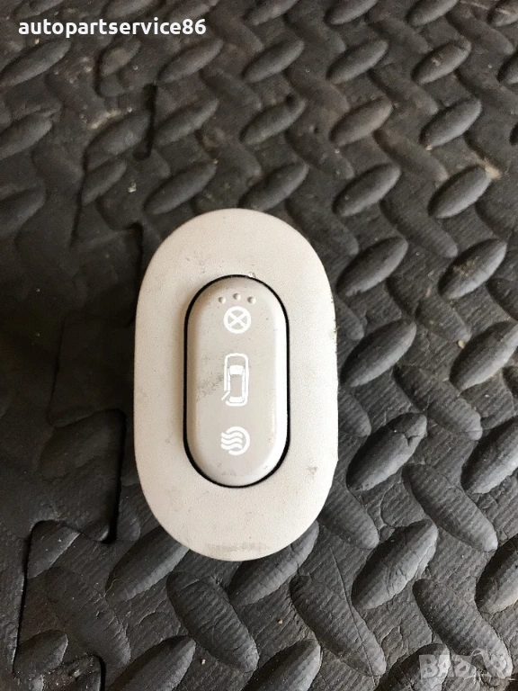 Бутон за повдигане на задно ляво стъкло за KIA Carnival (2006–2011) 93590-4D100, снимка 1