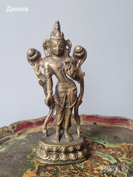 статуетка е изработена вероятно бронз или месинг Азия, снимка 1
