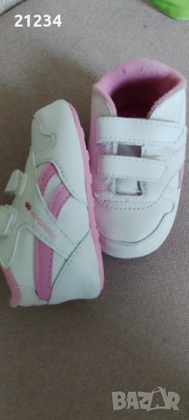 Маратонки за бебе - момиче и подарък блузка, снимка 1