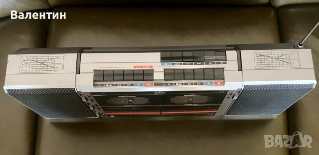 Радио касетофон ITT Weekend 320 винтидж като нов, снимка 3 - Радиокасетофони, транзистори - 51342973
