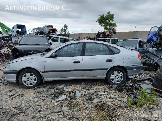 Тойота авенсис 2000 година бензин на части, снимка 2 - Автомобили и джипове - 45957493