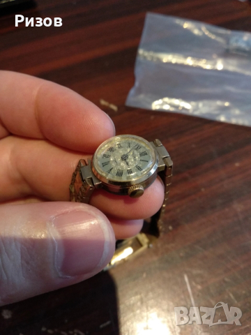 Дамски часовник Чайка, снимка 3 - Дамски - 52501482
