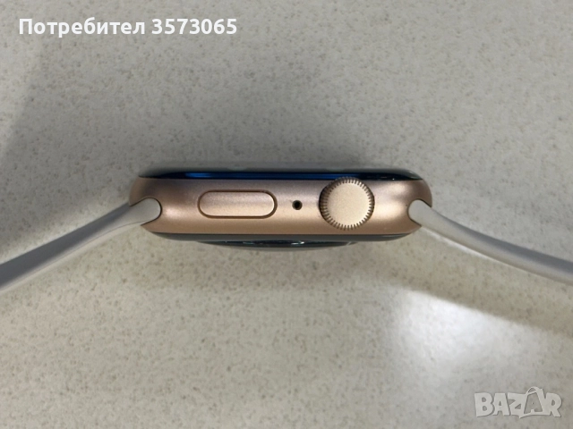 Apple Watch SE 44mm, снимка 4 - Смарт часовници - 52298840