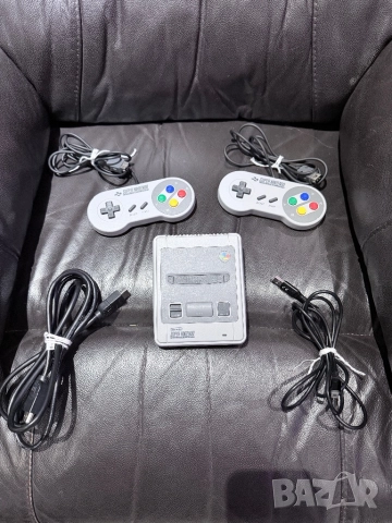 Super nintendo (SNES) мини с два контролера 