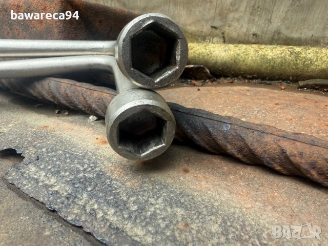 Оригинални ключове 17 за гуми за BMW, снимка 2 - Аксесоари и консумативи - 51849767