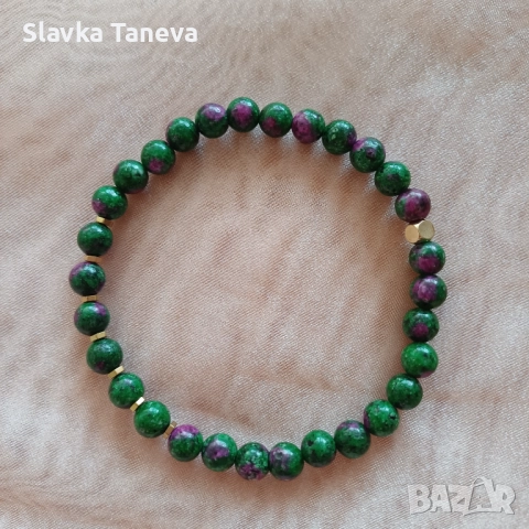 Гривна от естествени мъниста епидот и хематит