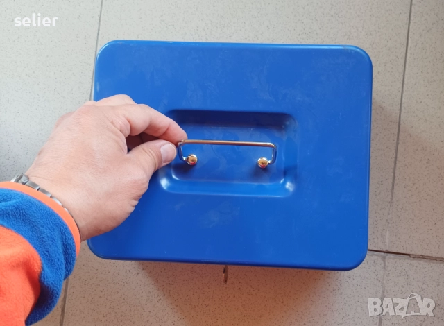 Продавам метална каса(сейф) Като нива Цена:20лв, снимка 5 - Шкафове - 52440751