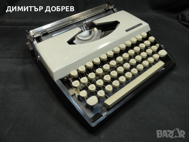 СТАРА РЕТРО ПОРТАТИВНА ПИШЕЩА МАШИНА TRIUMPH TIPPA S, снимка 3 - Антикварни и старинни предмети - 51932732