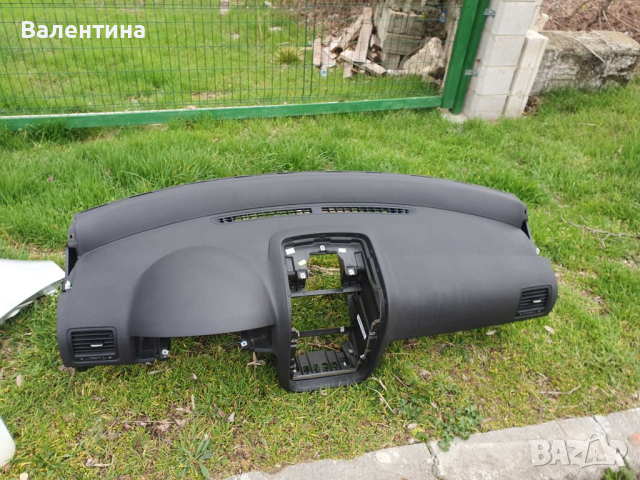 Арматурно табло за VW Golf 5 в отлично състояние, без забележки, с airbag, снимка 2 - Части - 44940944
