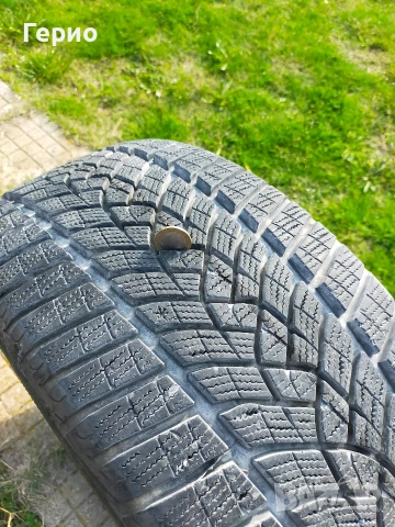Гума Goodyear Ultragrip Performance 245/45/99V Дот 2024 г. , снимка 3 - Гуми и джанти - 53466136