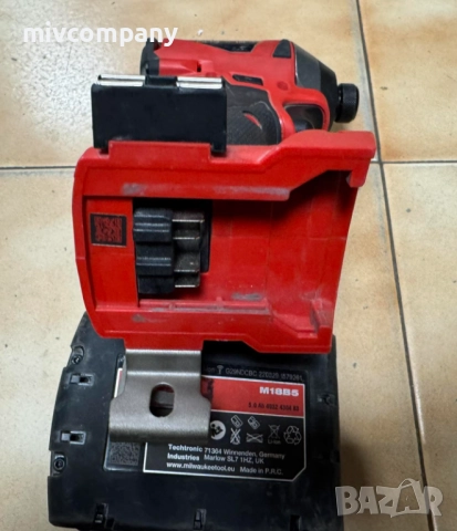 Акумулаторен ударен винтоверт Milwaukee M18FID2, снимка 4 - Винтоверти - 52891365