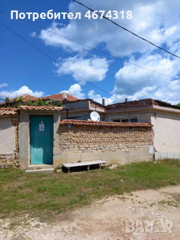 Продавам къща с двор в село Старосел, снимка 11 - Къщи - 52730315