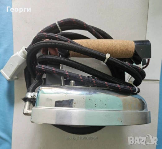 Продавам професионална ютия за гладене, в перфектно състояние.