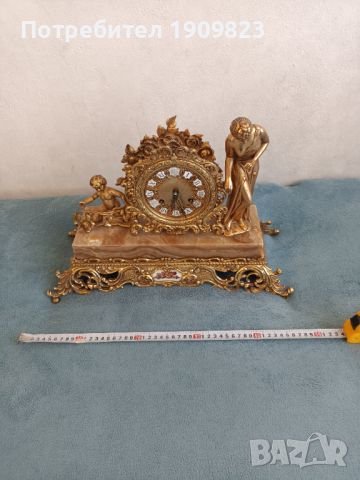 Стар механичен часовник , снимка 1 - Антикварни и старинни предмети - 45275613