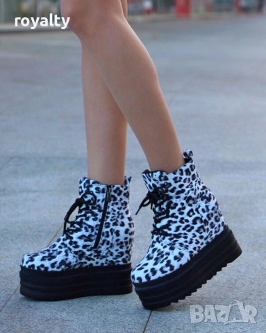 Боти на платформа - леопардов принт (бяло с черно)