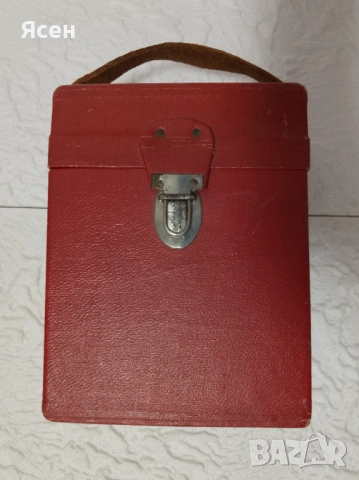 Кутия за фотографска оптика.